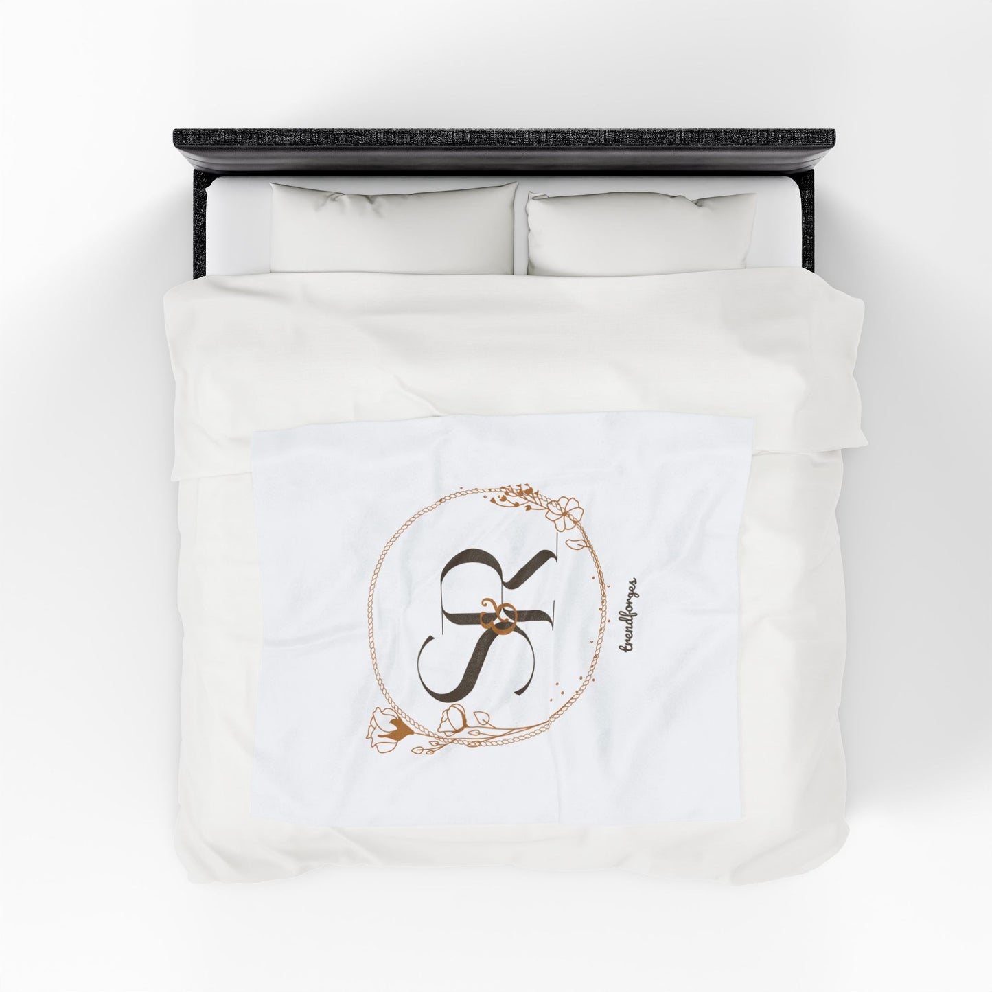 Personalized Velveteen Plush Blanket with Monogram Design