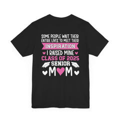 Senior Mom 2025 Unisex Tee - Celebrate Graduation with Love & Pride