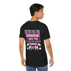 Senior Mom 2025 Unisex Tee - Celebrate Graduation with Love & Pride