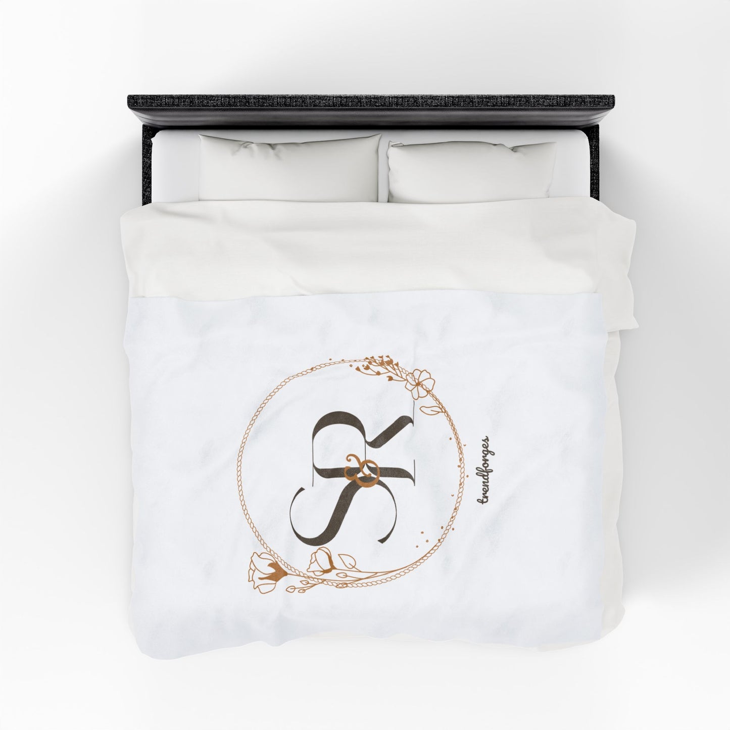 Personalized Velveteen Plush Blanket with Monogram Design